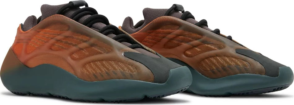 Yeezy Boost 700 V3 - Copper Fade